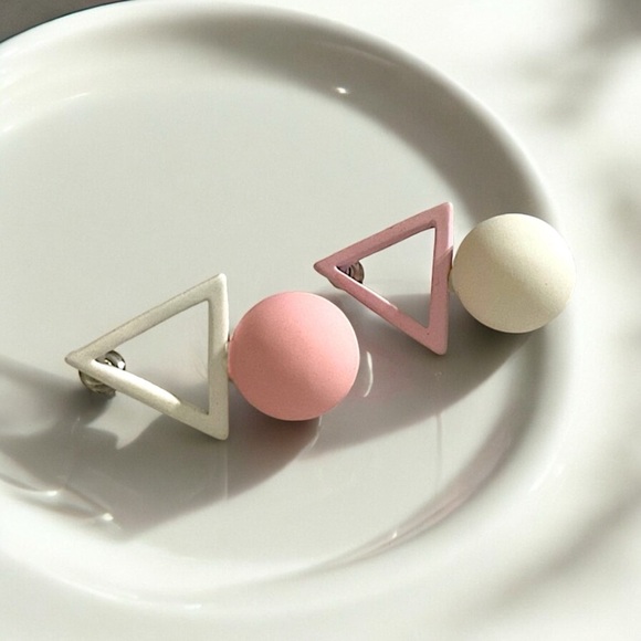 Geometric Triangle Bead Pink/White Earrings 1.1” - Picture 1 of 5